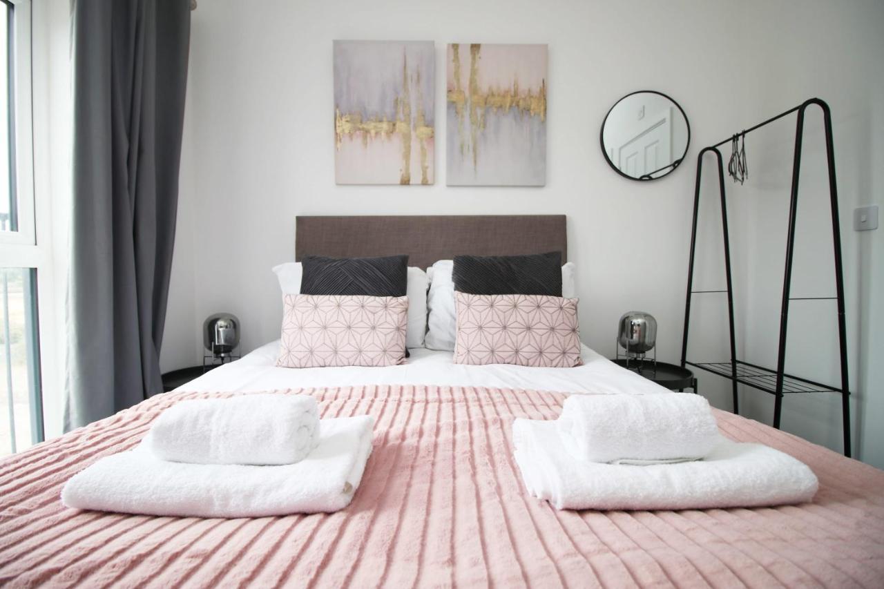 Beachview By Mia Living Close To Beach, Free Parking, Modern 2 Bedroom Apartment Barry Εξωτερικό φωτογραφία
